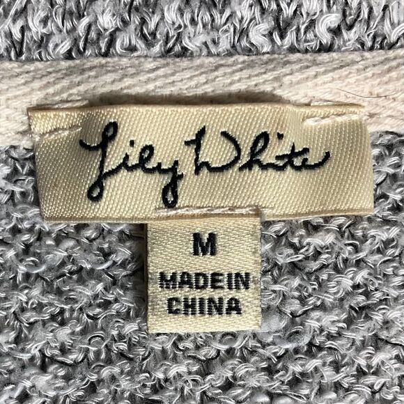 Lily White Blouse Medium Short Sleeve Blouse - Picture 5 of 7